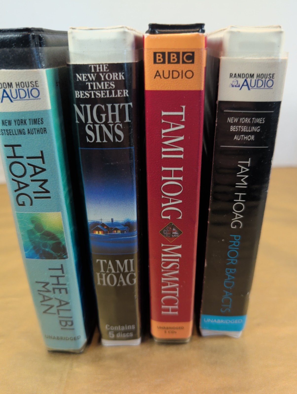 Tami Hoag Lot Of 4 Audiobooks Ex-Library CDs