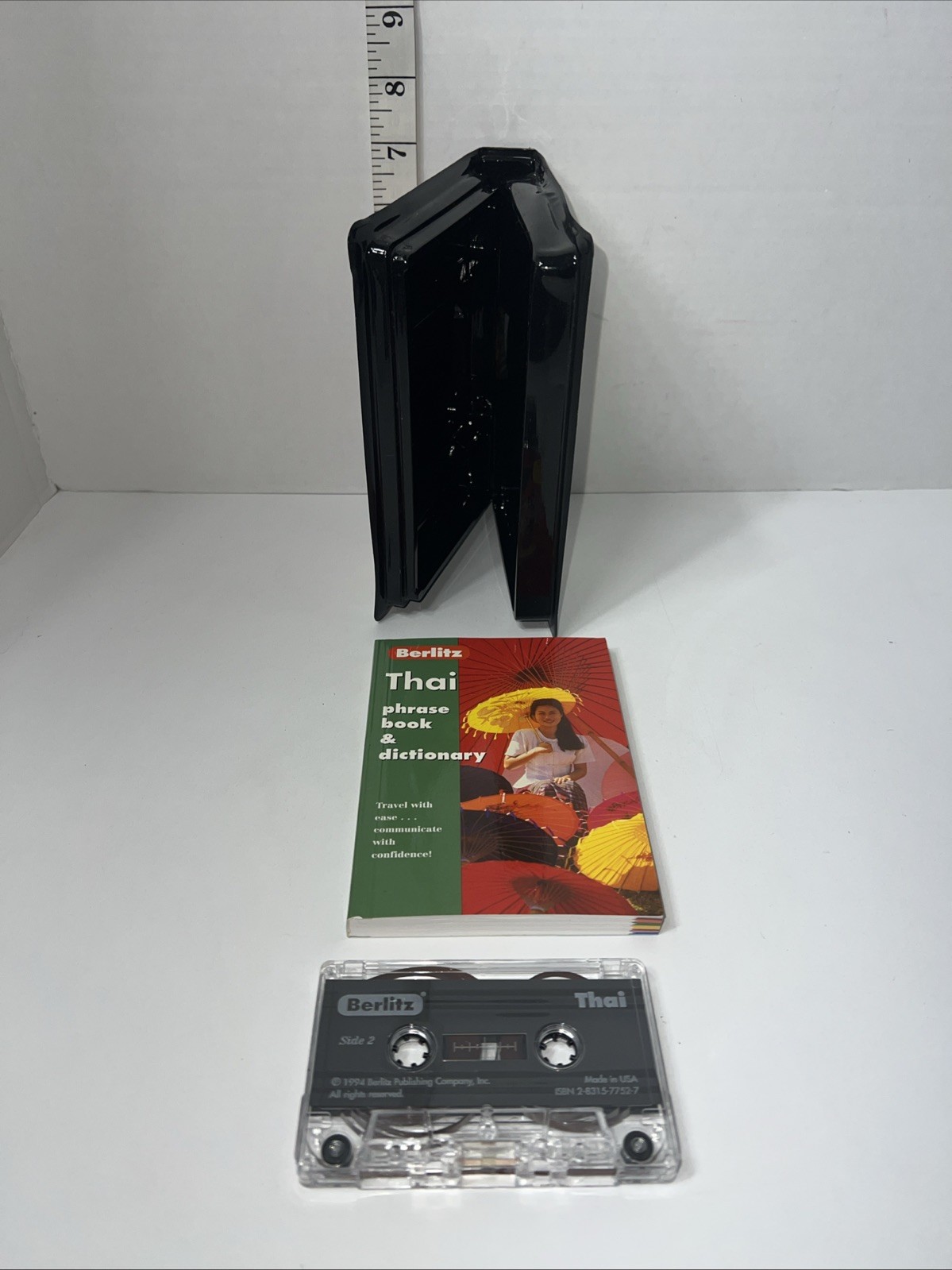 Berlitz Thai Cassette pack with Phrase Book & Dictionary and Case