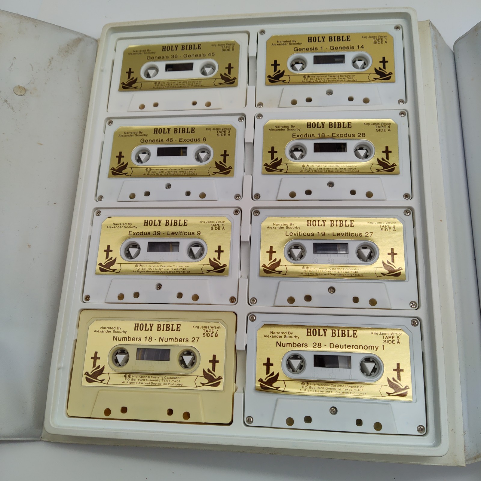 Holy Bible King James Version On 48 Cassette Tapes, Narr By Alexander Scourby