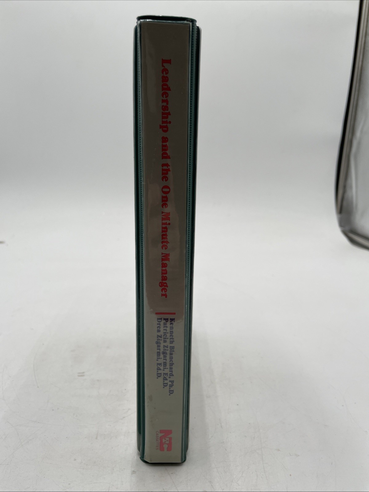Leadership and the One Minute Manager (1985) – Audio Cassette Set + Book