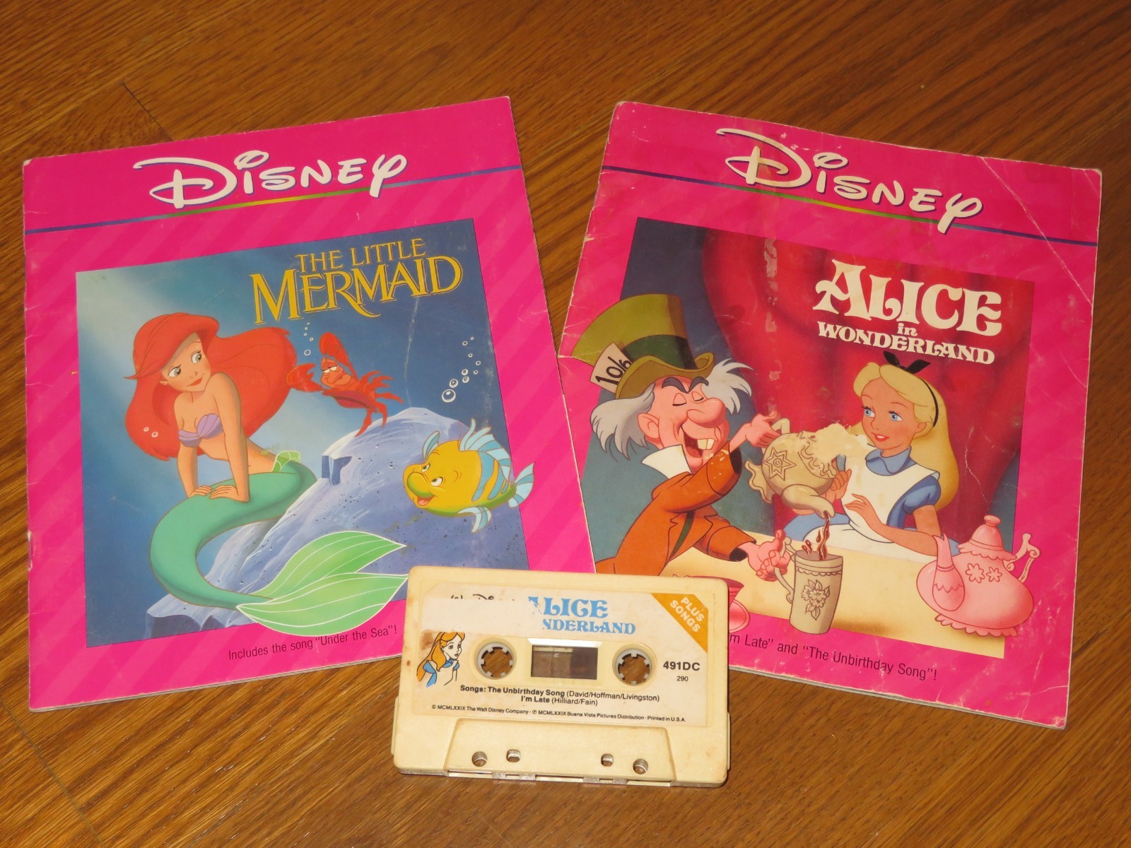 Disney THE LITTLE MERMAID/ALICE IN WONDERLAND Read Along BOOK ON TAPE Cassette