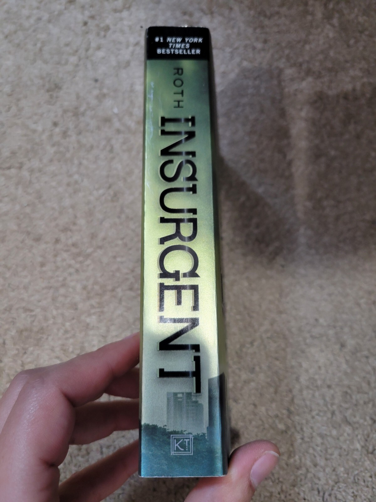 Insurgent by Veronica Roth — Paperback