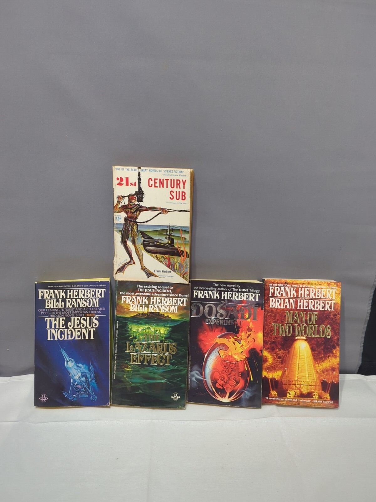 5 Lot Frank Herbert Paperback Books Jesus Incident Lazarus Effect lot, More