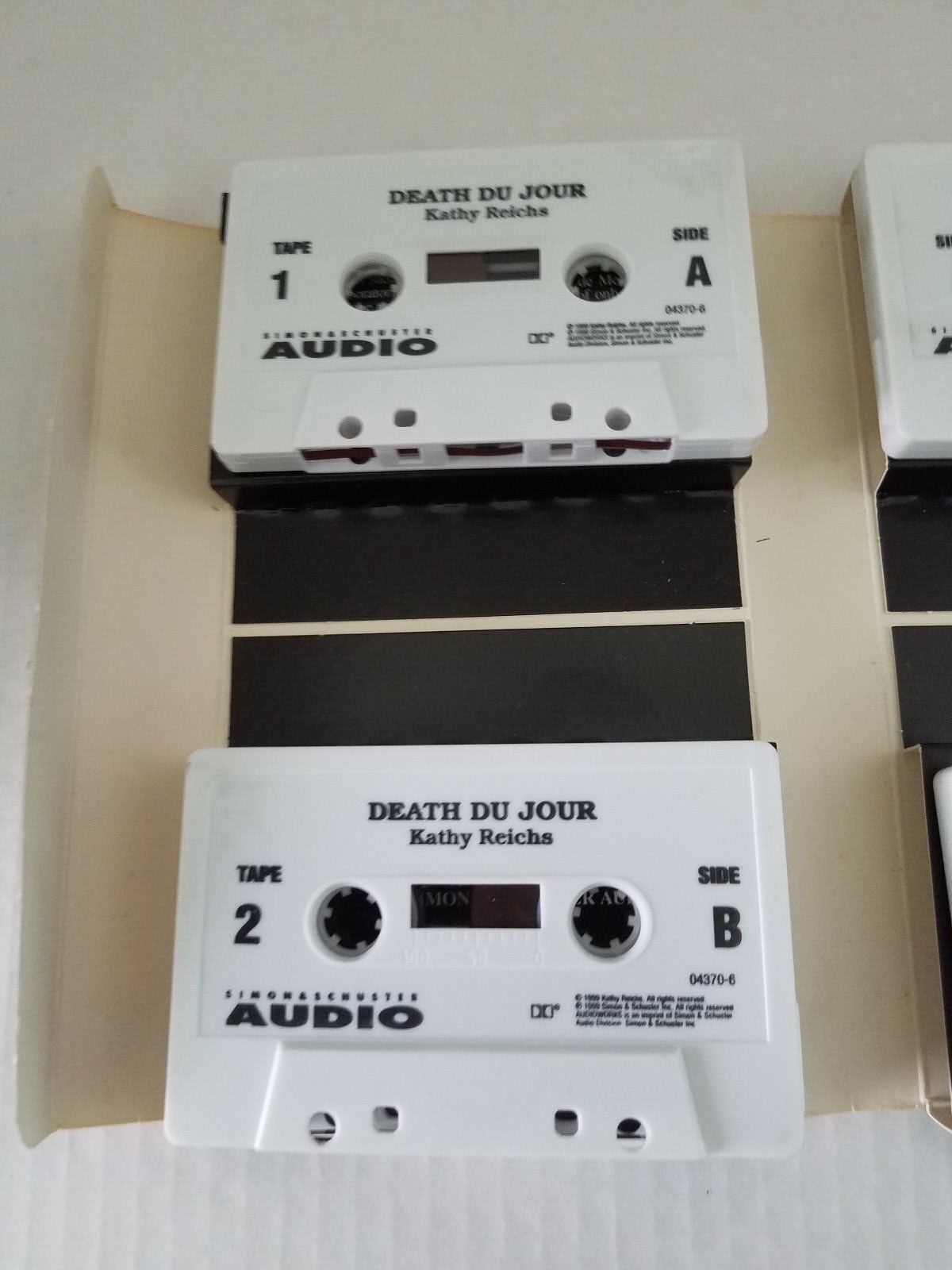 DEATH DU JOUR Kathy Reichs 4 Abridged Audio Cassettes Simon & Schuster