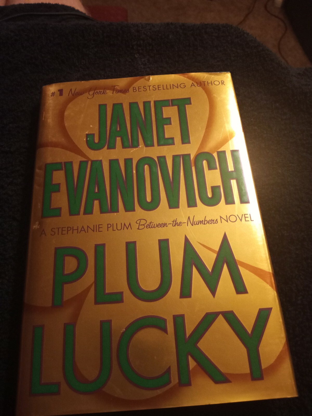 A Between the Numbers Novel Ser.: Plum Lucky 3 by Janet Evanovich 2008 1st ED