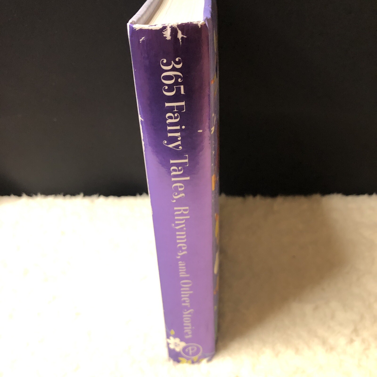 365 Stories Treasury Ser.: 365 Fairytales, Rhymes, and Other Stories by Parragon