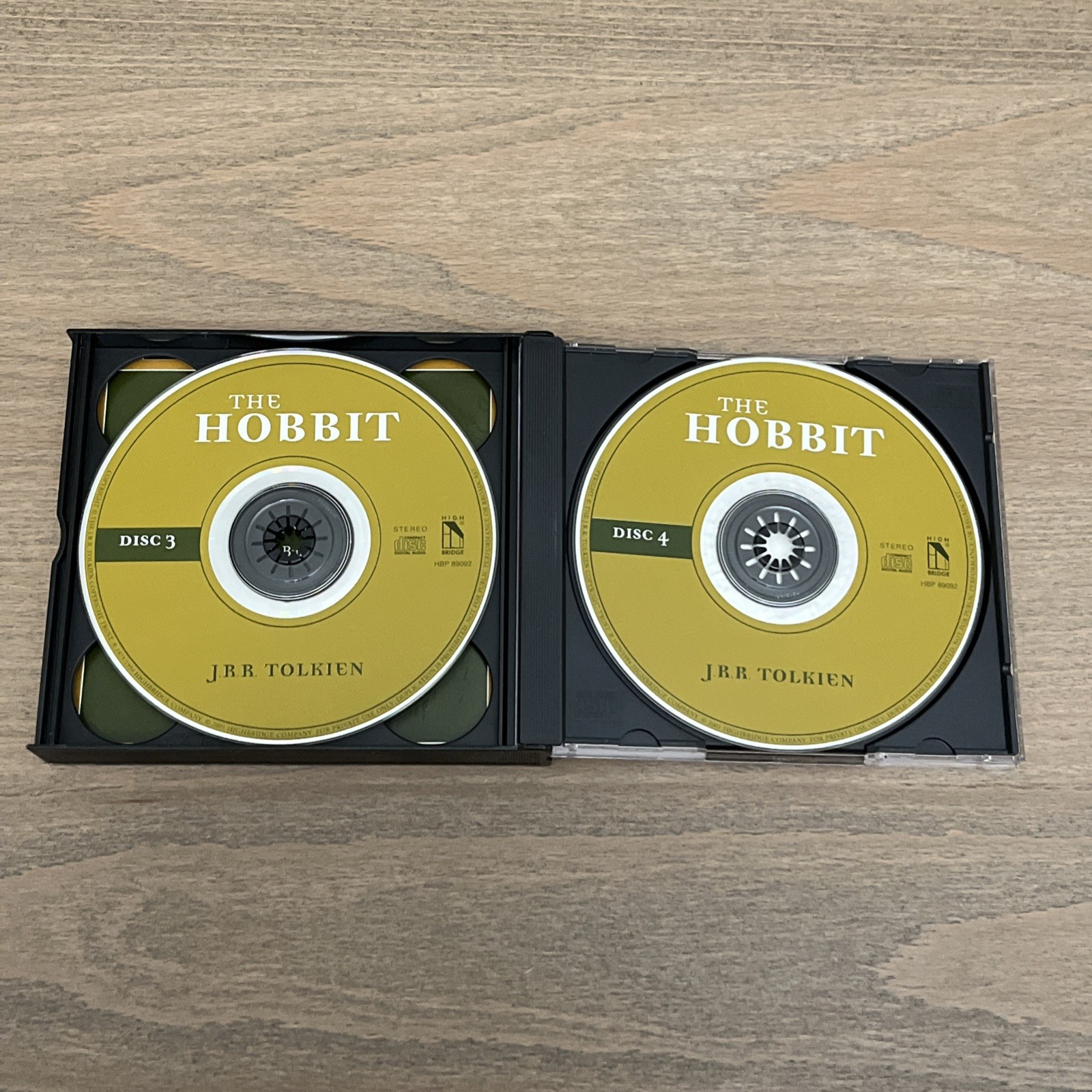 THE HOBBIT by J.R.R. TOLKIEN, 2001 Highbridge 4x Audio CDs 4 1/4 hours