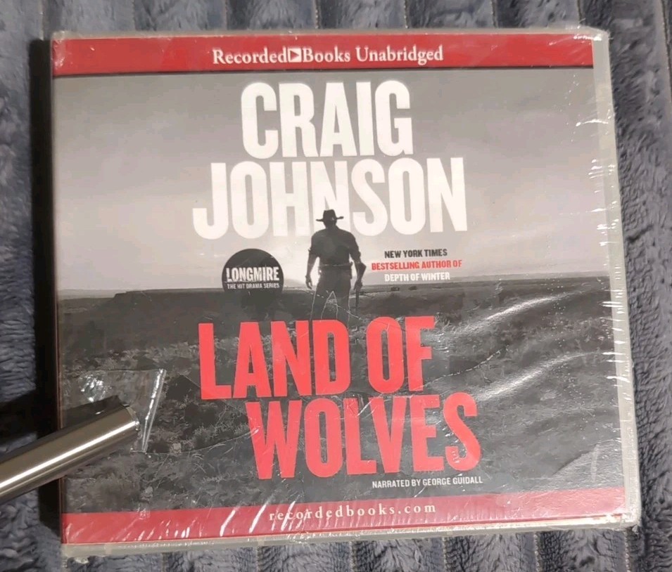 Longmire Mysteries Land of Wolves Craig Johnson ’19 Compact Disc See Description