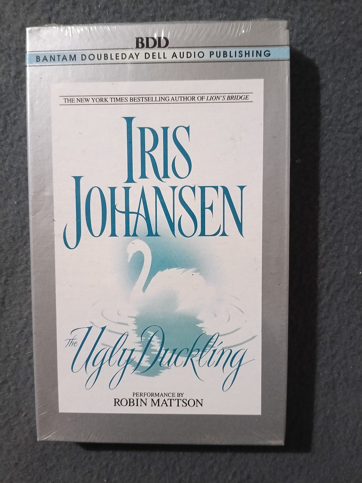Iris Johansen — The Ugly Duckling Audiobook 2 Cassettes BDD 1990 Robin Mattson