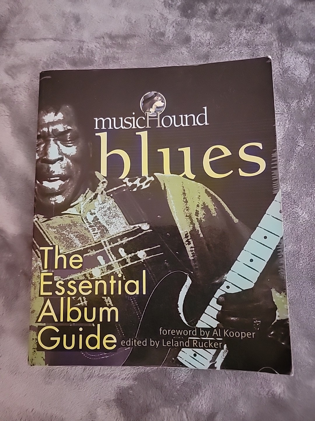 MUSIC HOUND BLUES: The Essential Album Guide— Complete w… Mixed media product