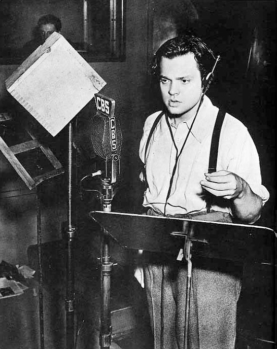 The Shadow Detective Radio Drama 261 Broadcasts Combo USB (Digitally Remastered)
