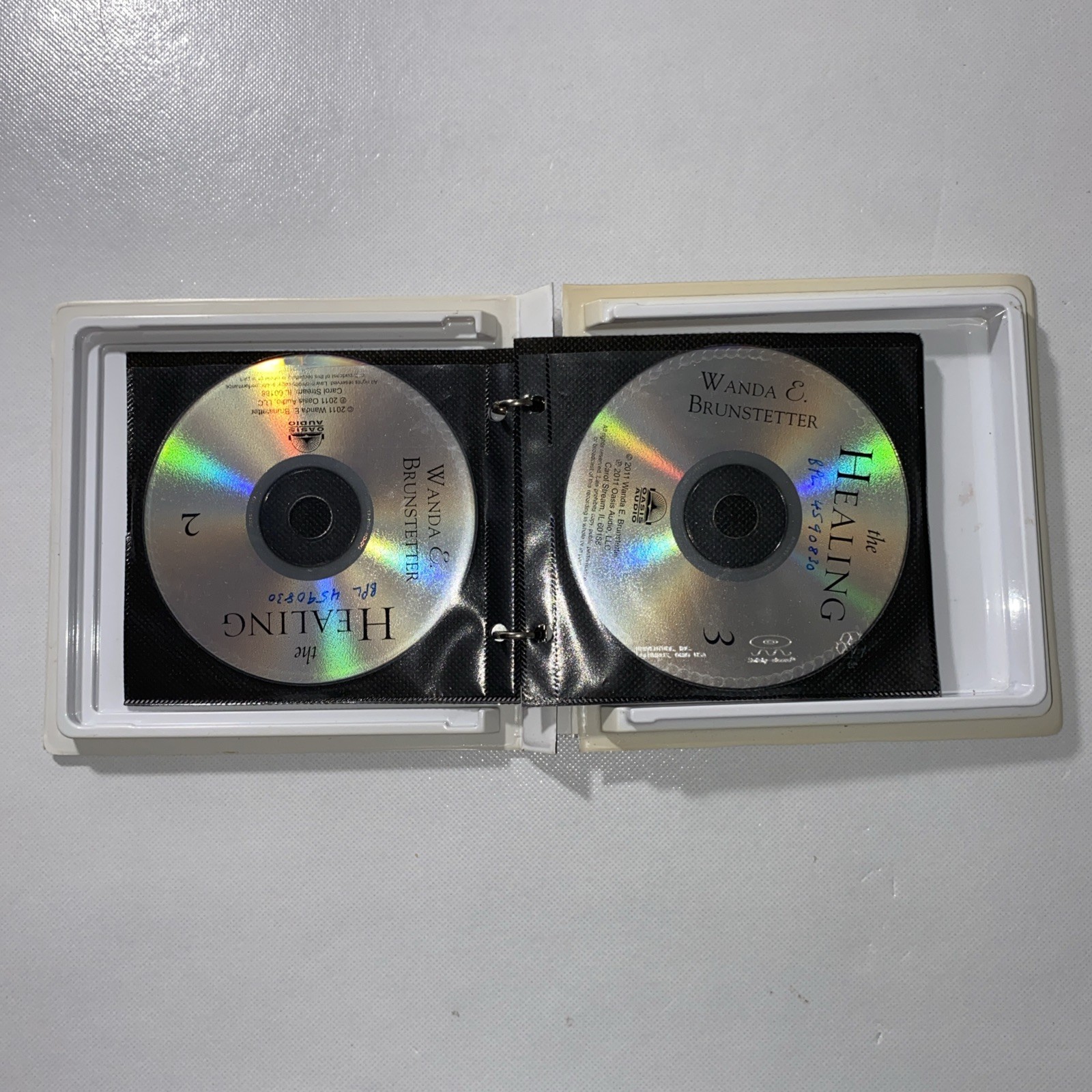 GOOD The Healing (Volume 2) (Kentucky Brothers) by Wanda E. Brunstetter 8 CD’s