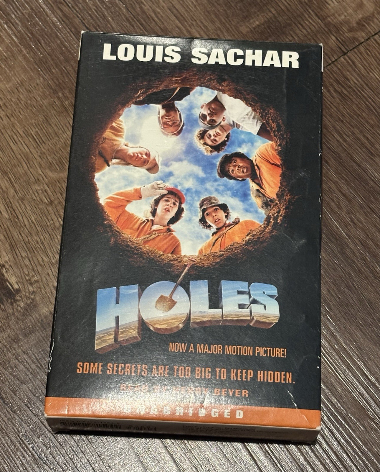 HOLES BY LOUIS SACHAR AUDIOBOOK CASSETTE