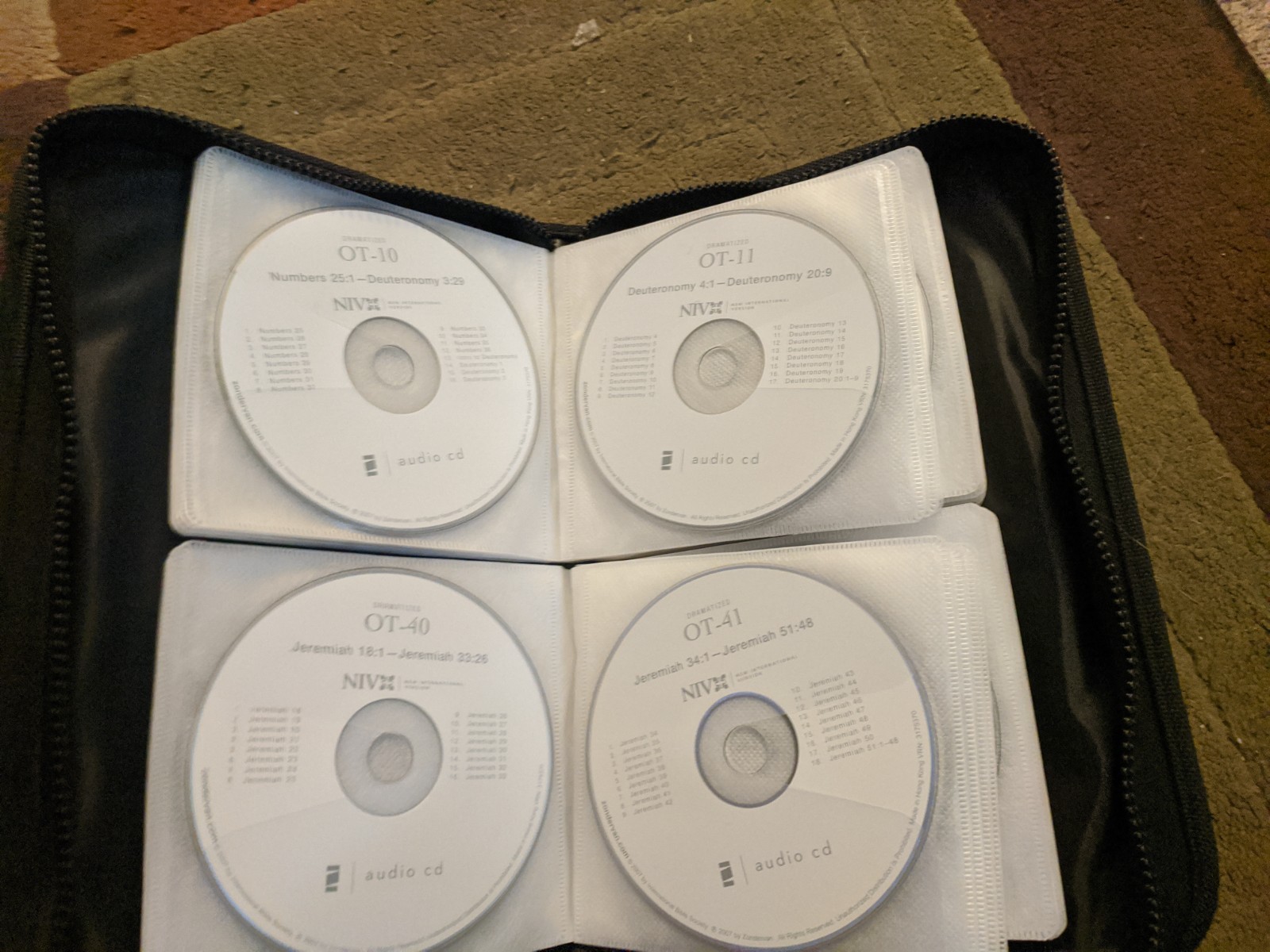 Zondervan NIV Audio Bible Dramatized Complete Bible 64 Audio CD Set Zipper Case
