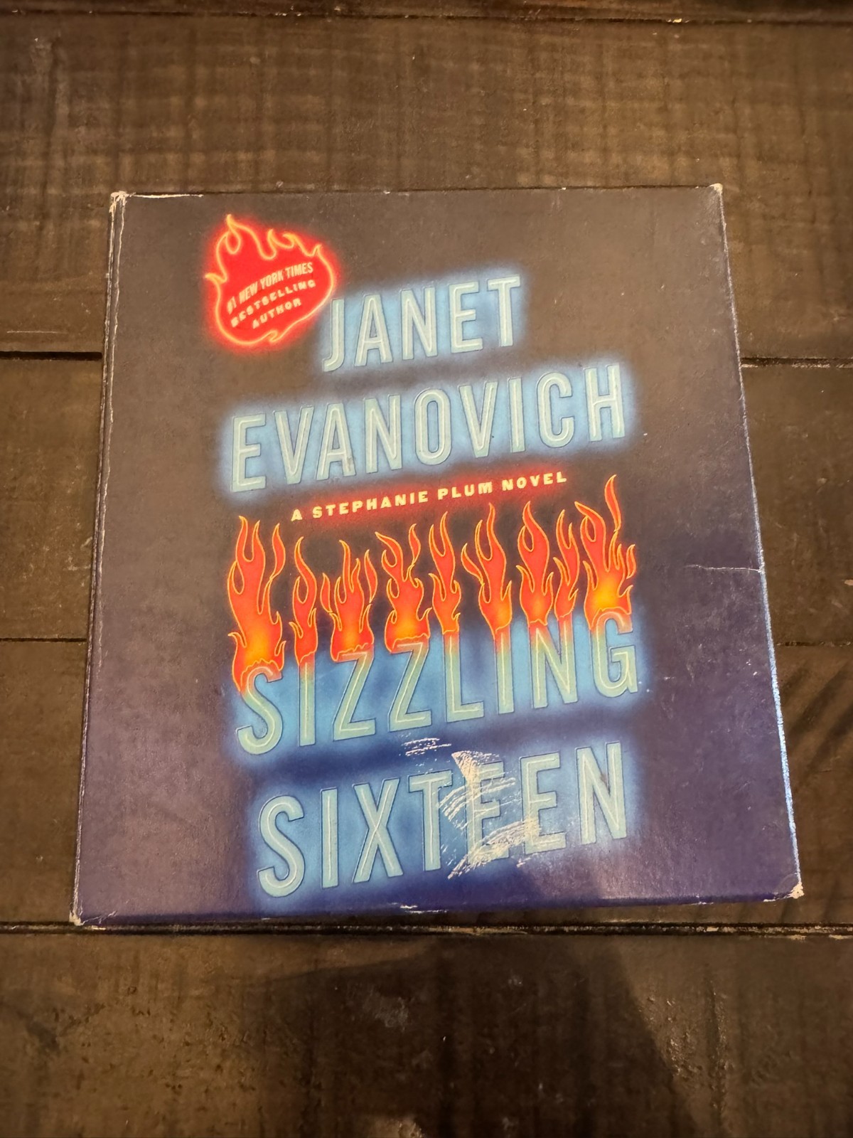 Sizzling Sixteen by Janet Evanovich (2010, Compact Disc)