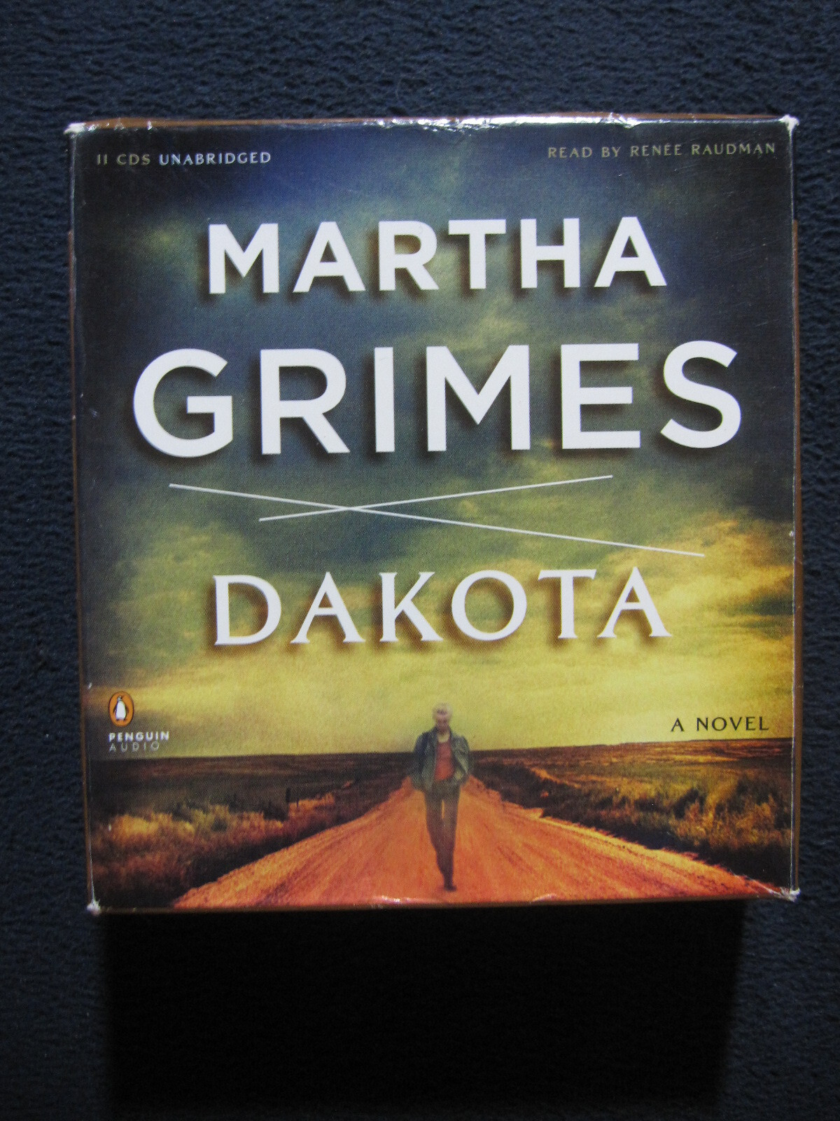Dakota: A Novel [Audio CD] Grimes, Martha and Raudman, Renee