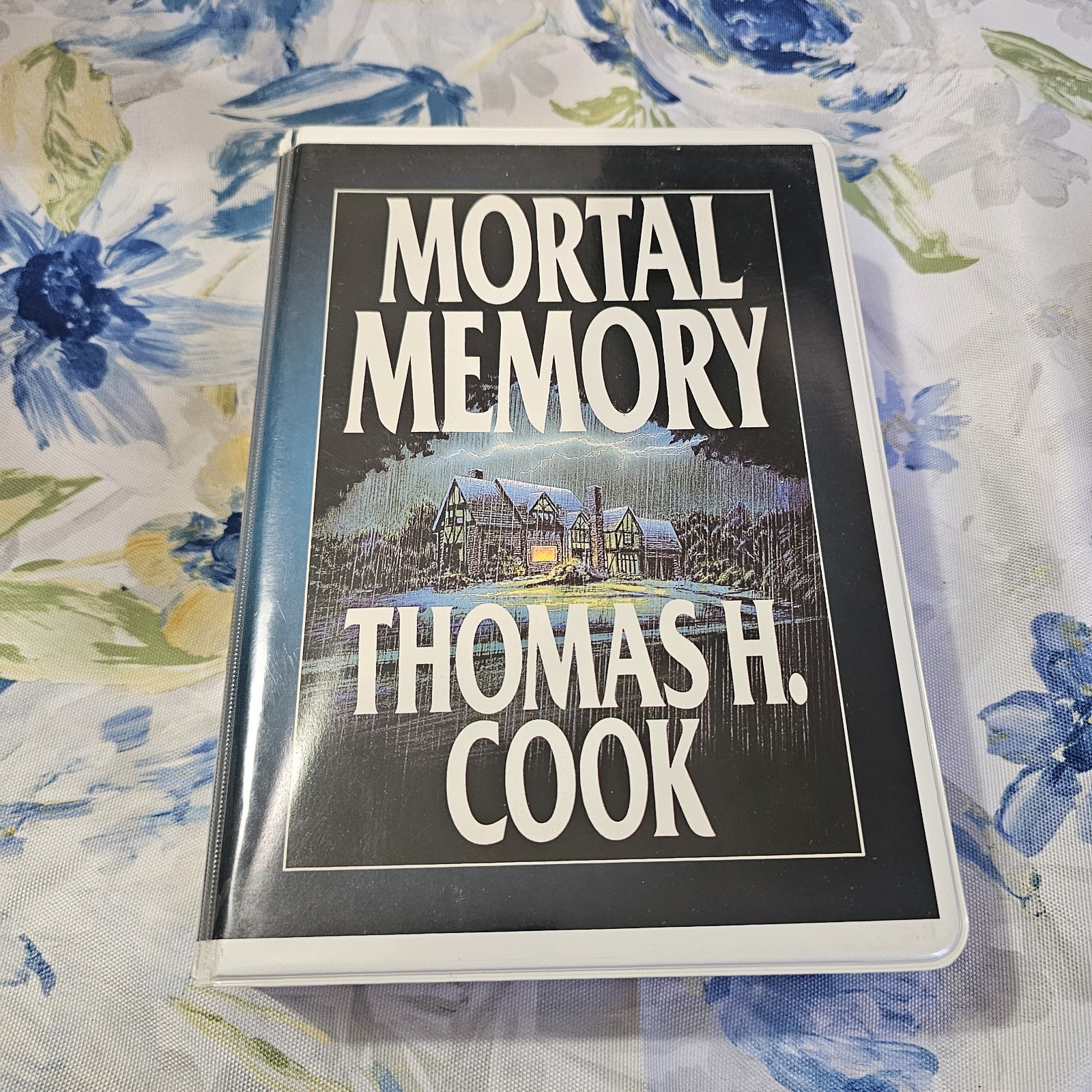 Vintage Audio Cassette Book Mortal Memory By Thomas H. Cook 1993 Thorndike Audio