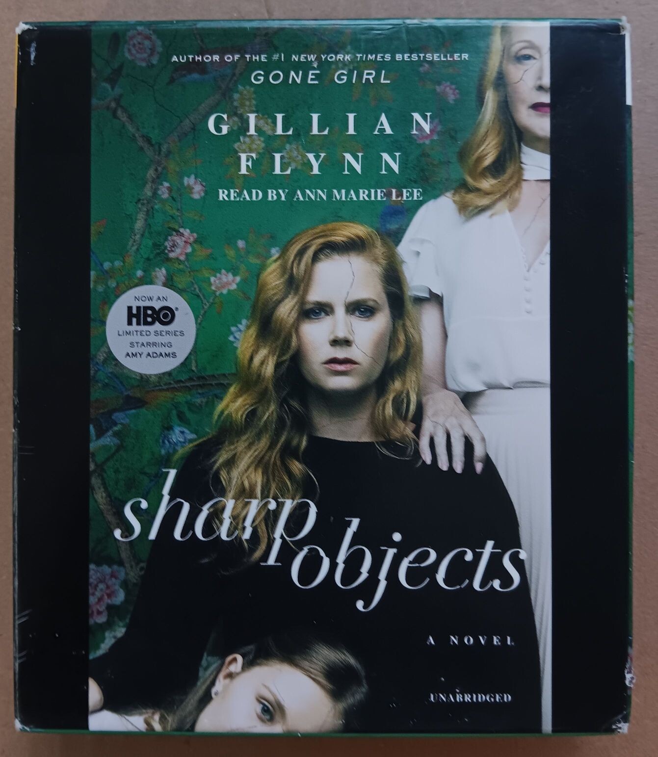 Sharp Objects by Gillian Flynn (8 CD Unabridged Audiobook)