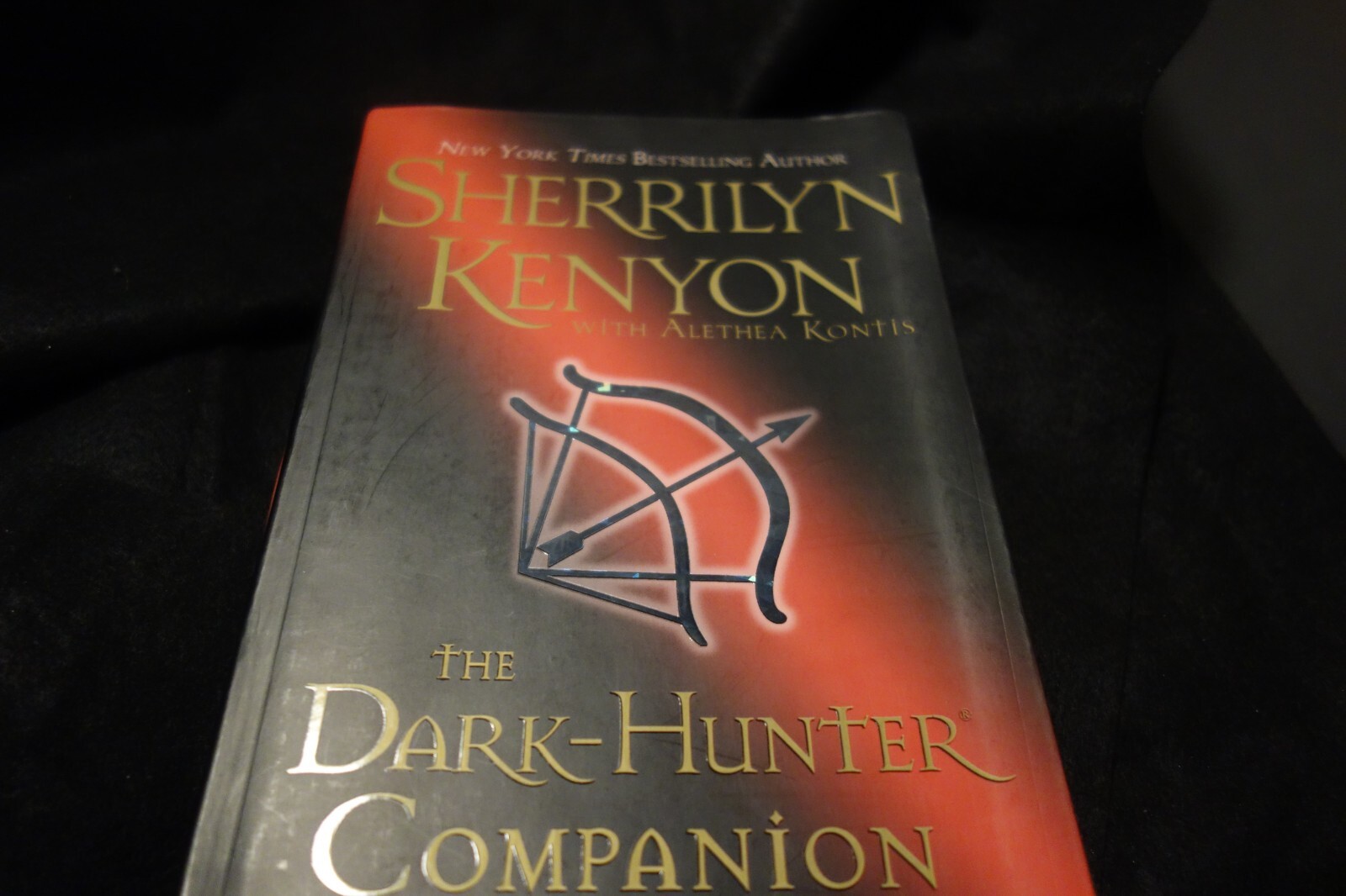 Dark-Hunter Novels Ser.: The Dark-Hunter Companion by Alethea Kontis and…