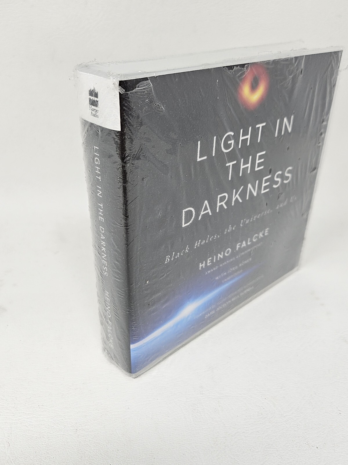 Light in the Darkness : Black Holes, the Universe, and Us CD *New/Seal Torn*