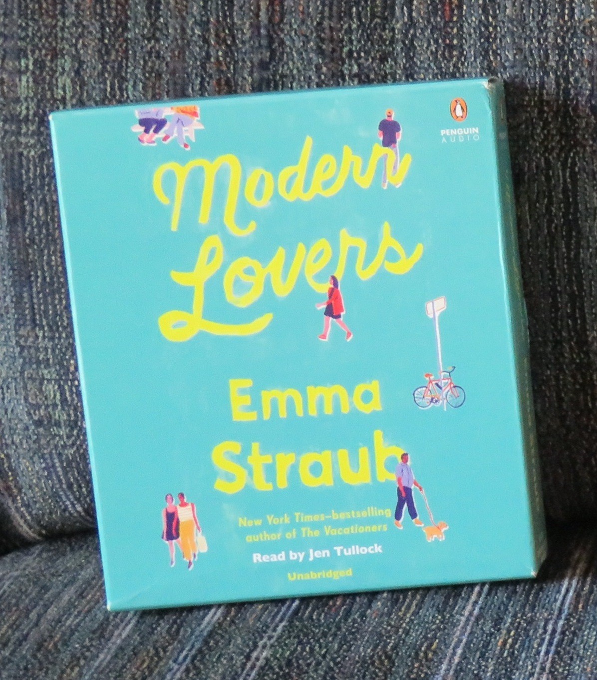 Modern Lovers — unabridged audiobook on CD — a novel by Emma Straub (2016)