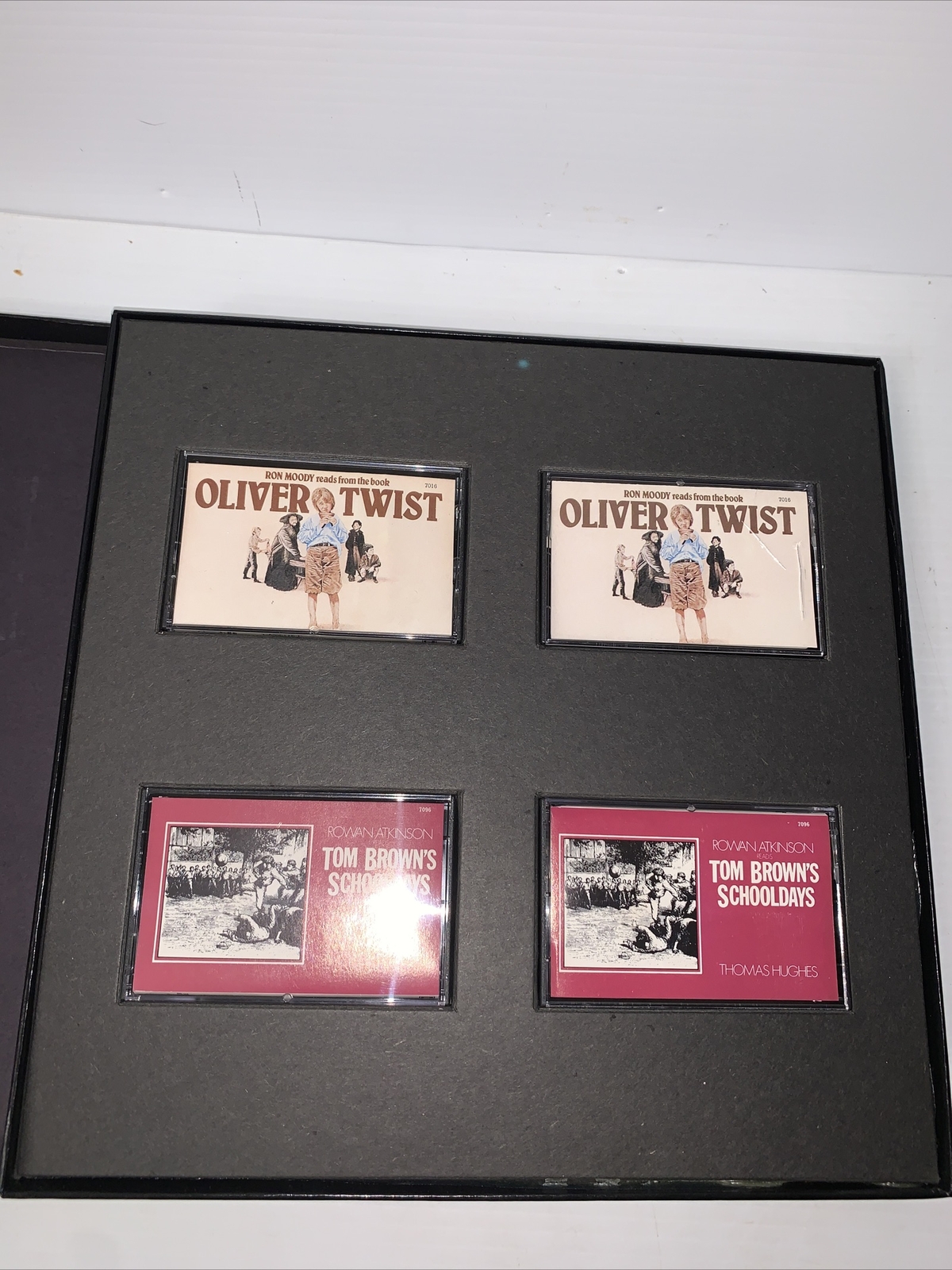 THE ONE HUNDRED GREATEST BOOKS 4 tapes Oliver Twist/ Tom Browns Schooldays