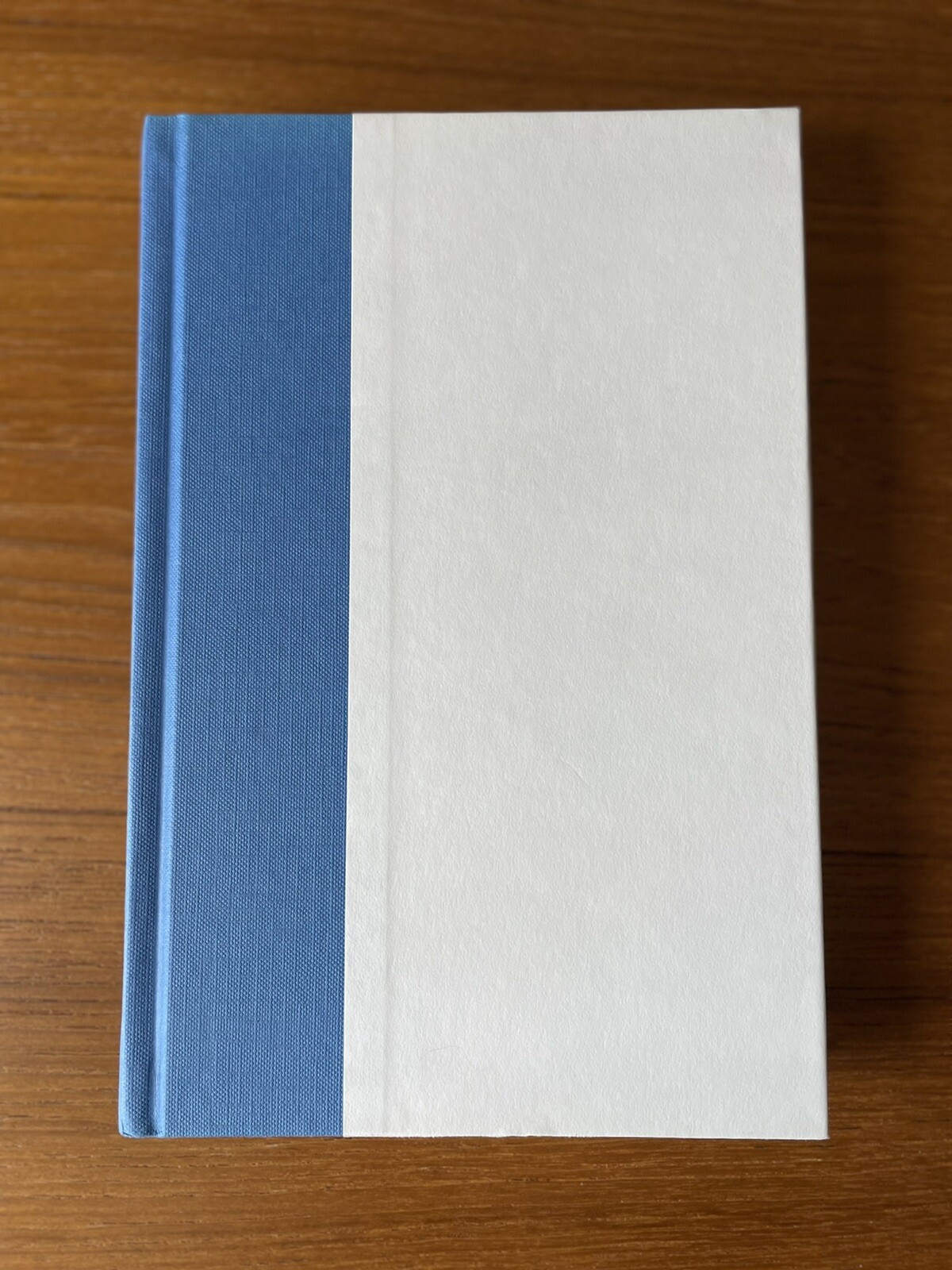 Signed 1st Edition, World War One Ser: No Graves as Yet-Anne Perry 2003