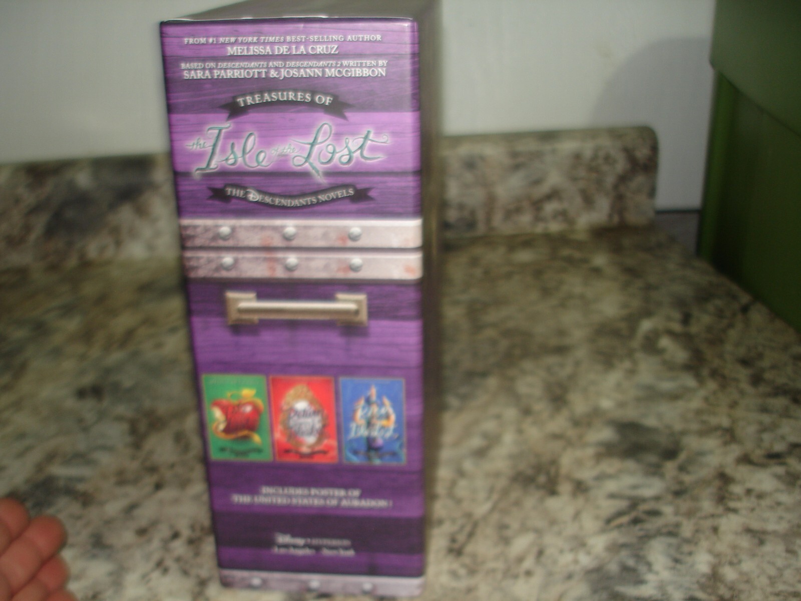 The Descendants novels Treasures of the Isle of the Lost [3-Book Hardcover Box.