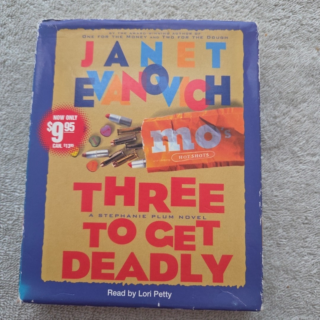 Three to Get Deadly by Janet Evanovich 2006 3 CDs (AUDBKS)