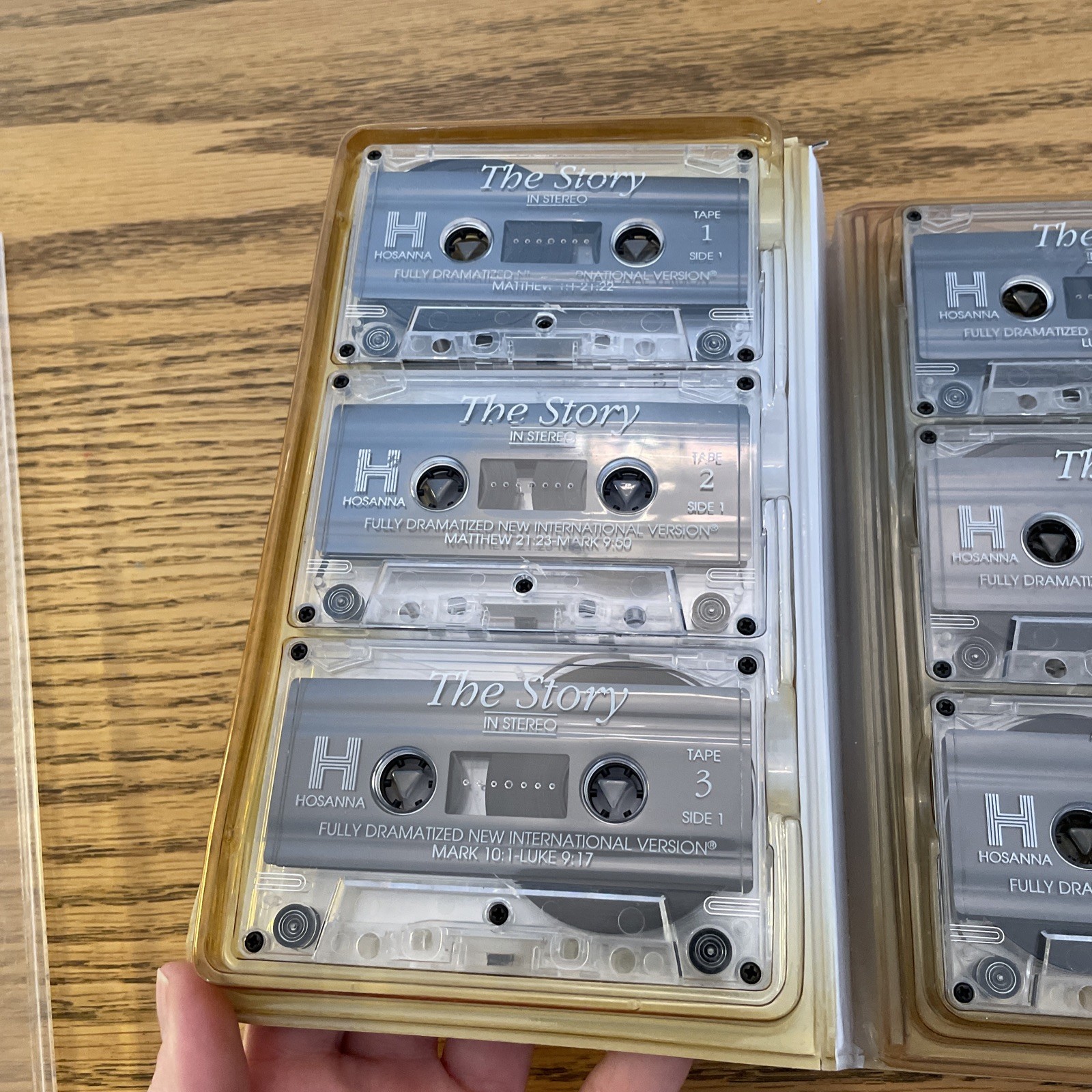NIV Bible on 12 Cassettes The Story The World Alive