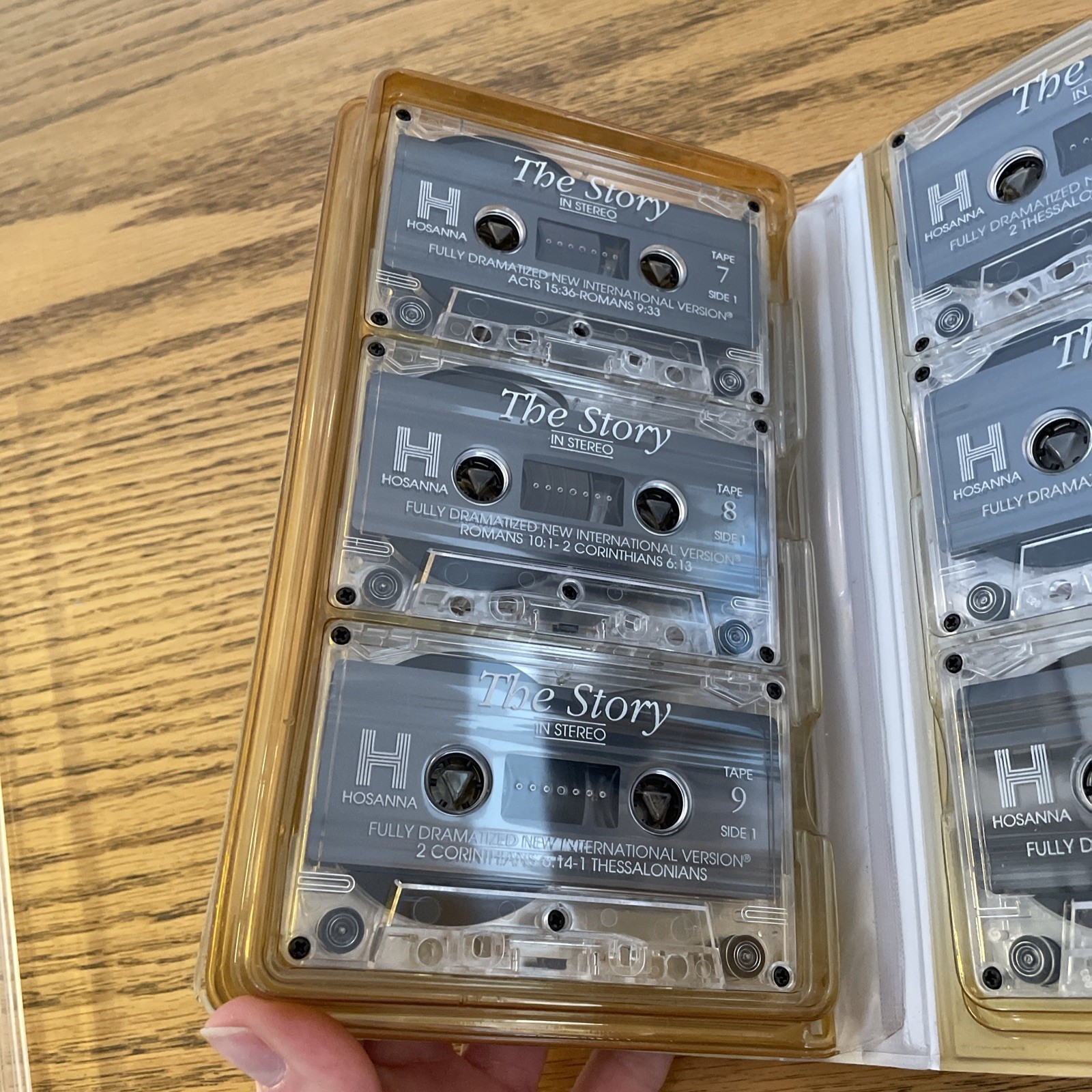NIV Bible on 12 Cassettes The Story The World Alive