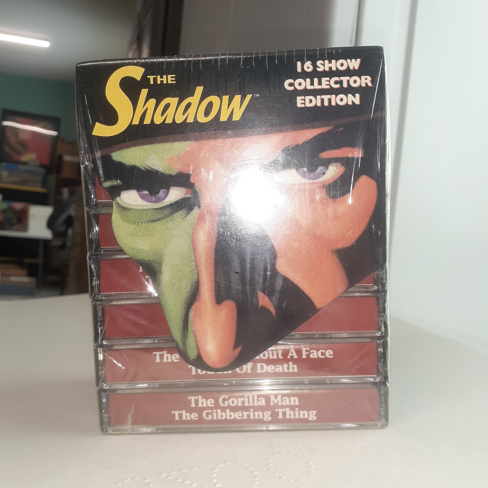 The Shadow 16 Radio Show Collector’s Edition -«SEALED» MINTY FREE USPS