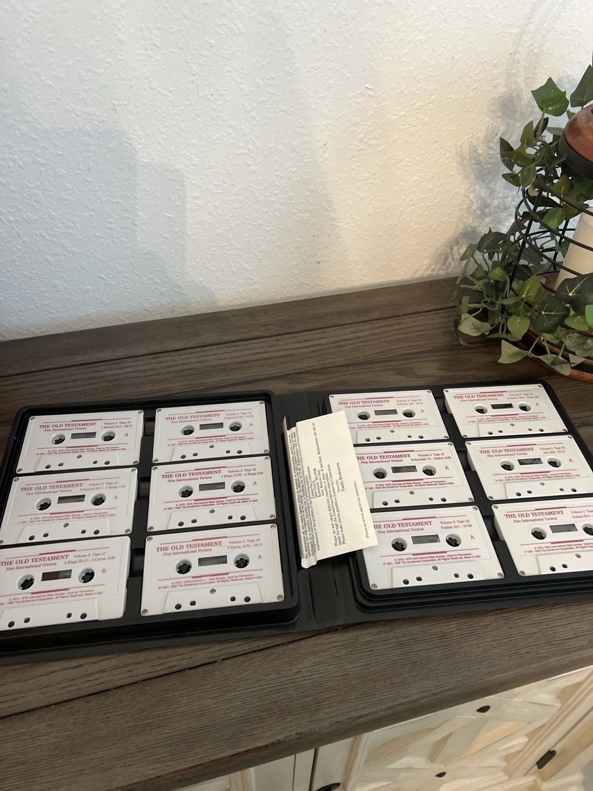 Complete NIV Bible On Cassette 48 Tape Set Dramatized Orchestrated Zondervan