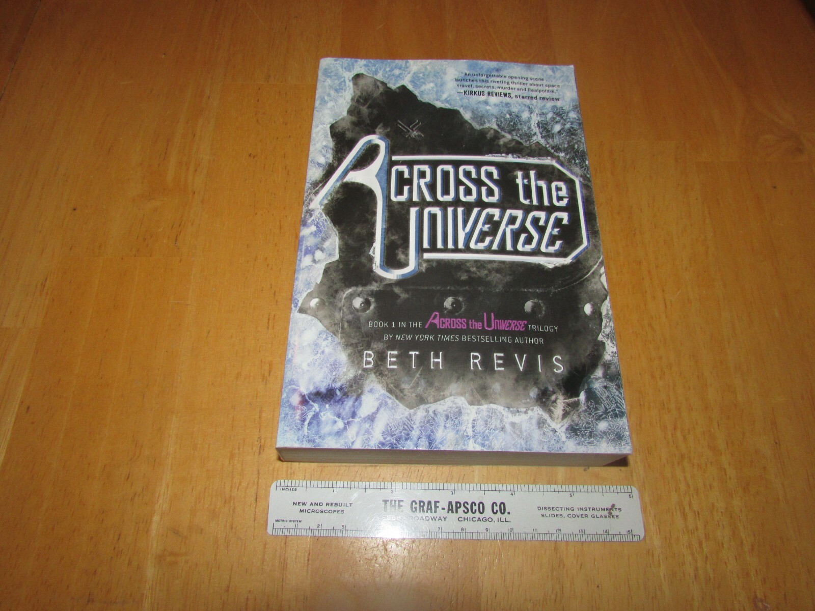 Across the Universe by Beth Revis (2012, Trade Paperback)