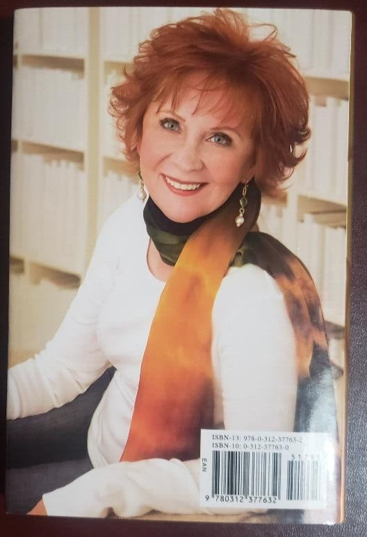 Plum Lucky; Stephanie Plum Between the Numbers (hardcover) by Janet Evanovich