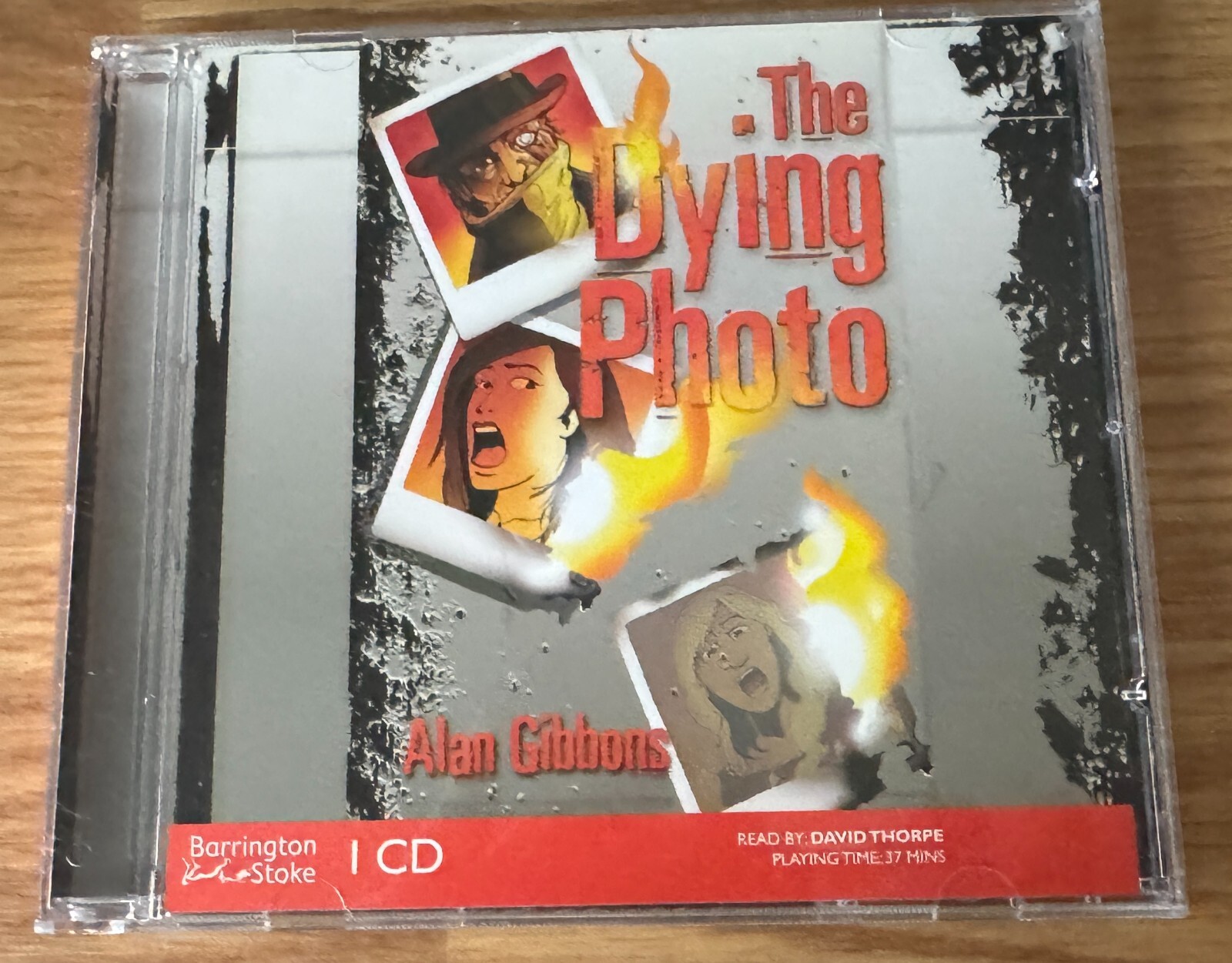 Audio Book THE DYING PHOTO by Alan Gibbons read by David Thorpe 1 x CD