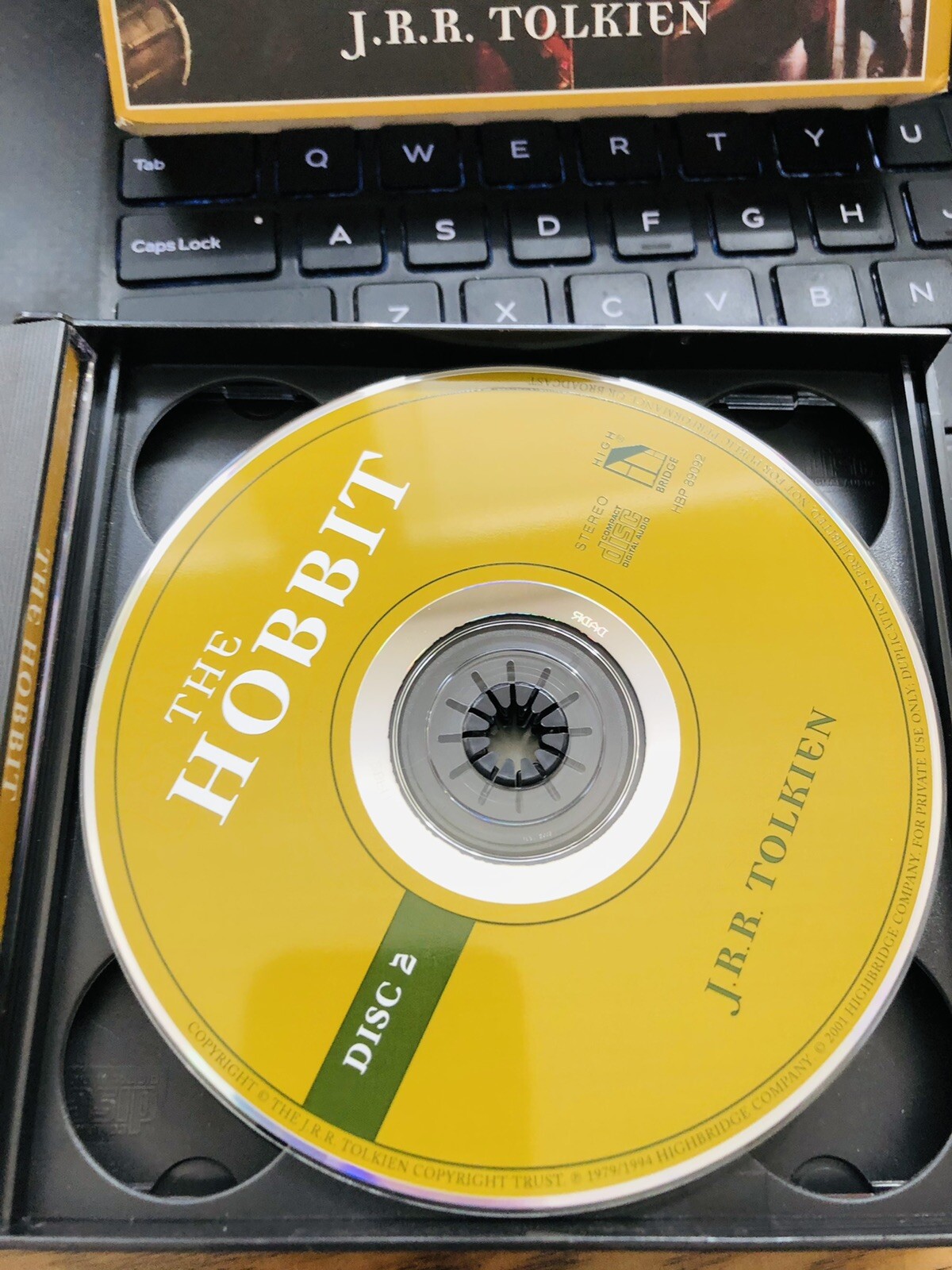 THE HOBBIT by J.R.R. TOLKIEN, 2001 Highbridge 4x Audio CDs 4 1/2 hours-SLIPCOVER