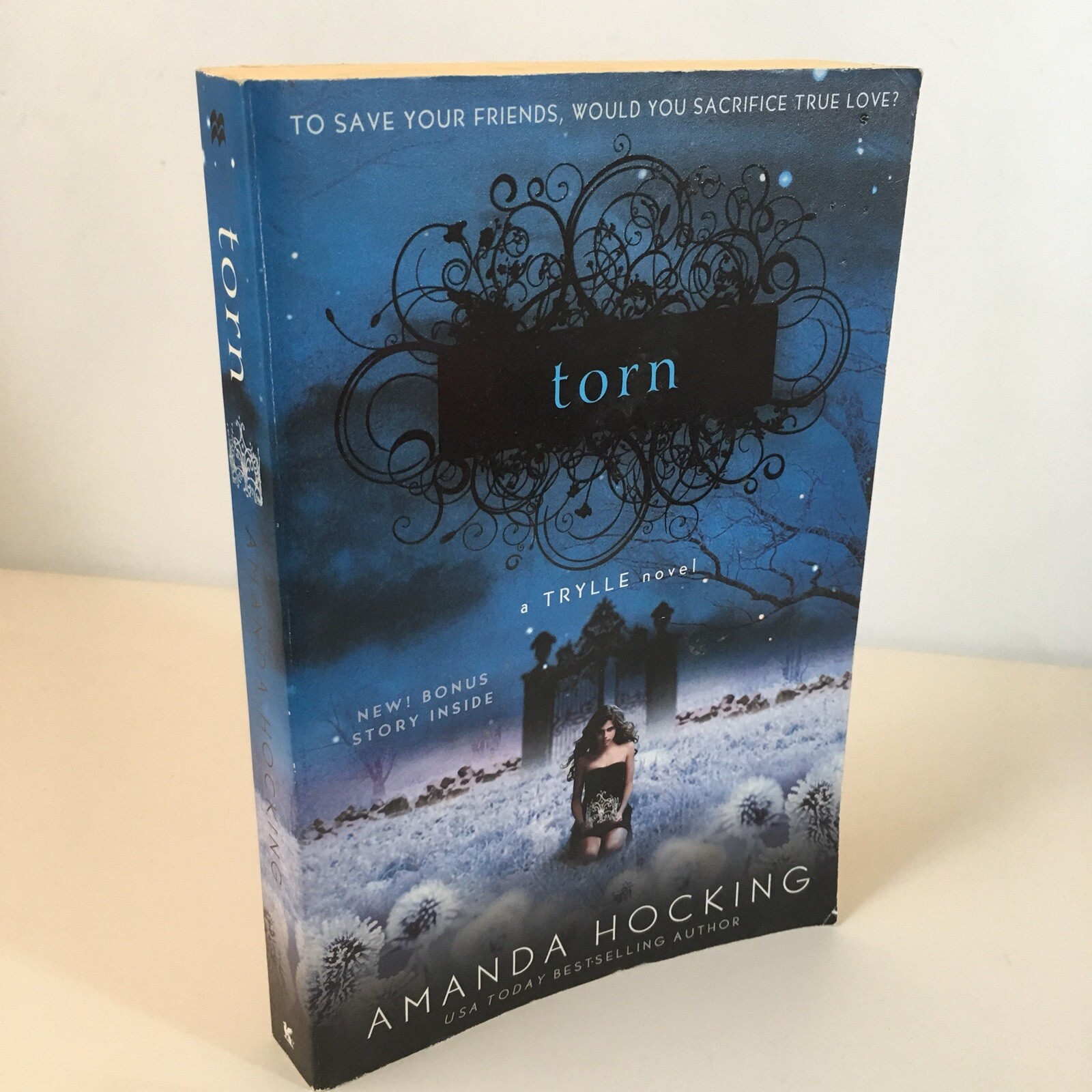 Torn by Amanda Hocking (TRYLLE) ***Free Shipping for Each Added Trade PB