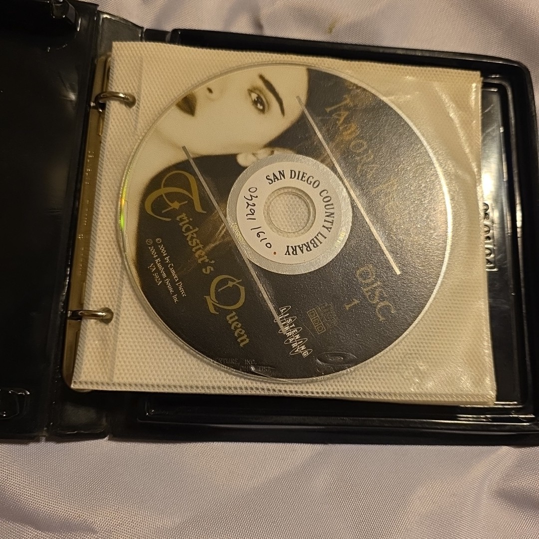 Audio Book Trickster’s Queen Tamora Pierce Library Copy Audiobook 11 CDs