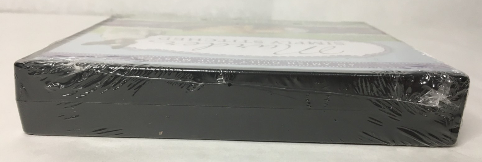 Amish Quilt Shop Mystery Audiobook CD by Isabella Alan Murder, Simply Stitched