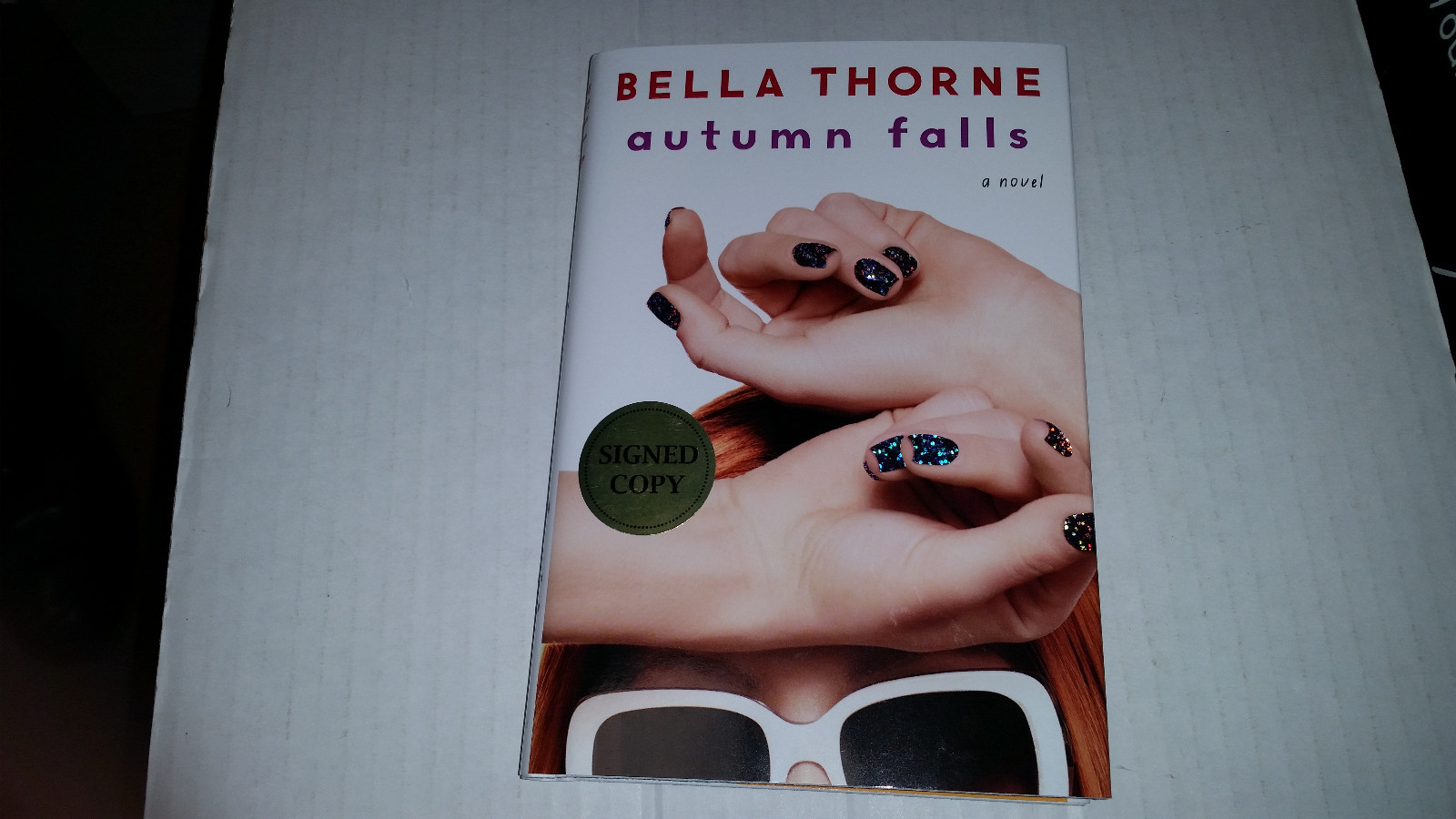 Autumn Falls by Bella Thorne (2014, Hardcover) SIGNED 1st/1st