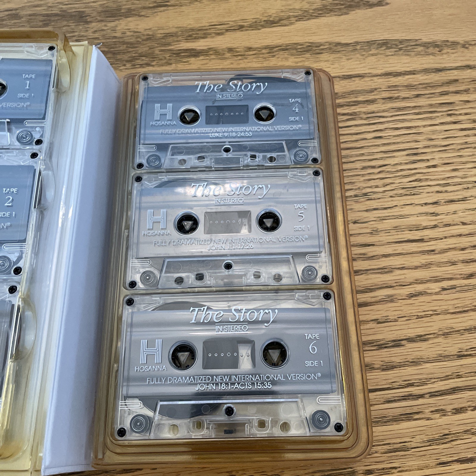 NIV Bible on 12 Cassettes The Story The World Alive