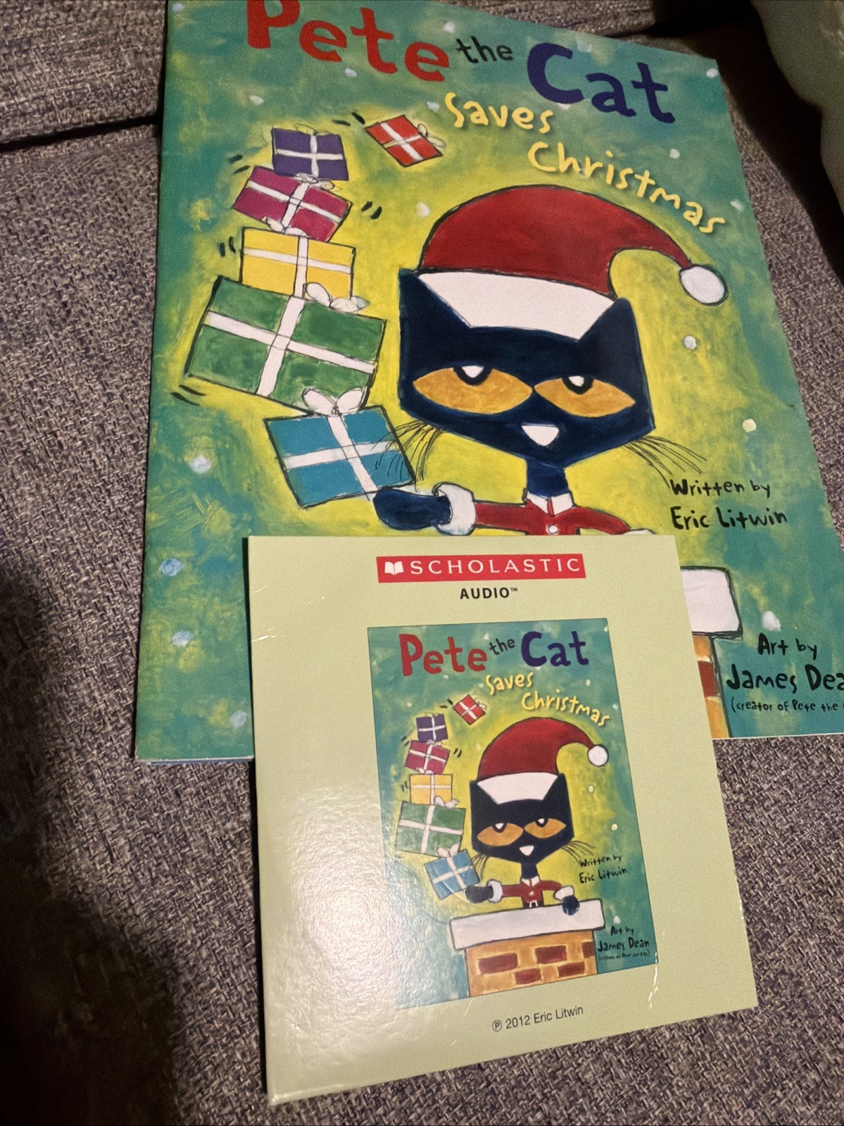 Pete The Cat Saves Christmas Book & Audio CD By James Dean
