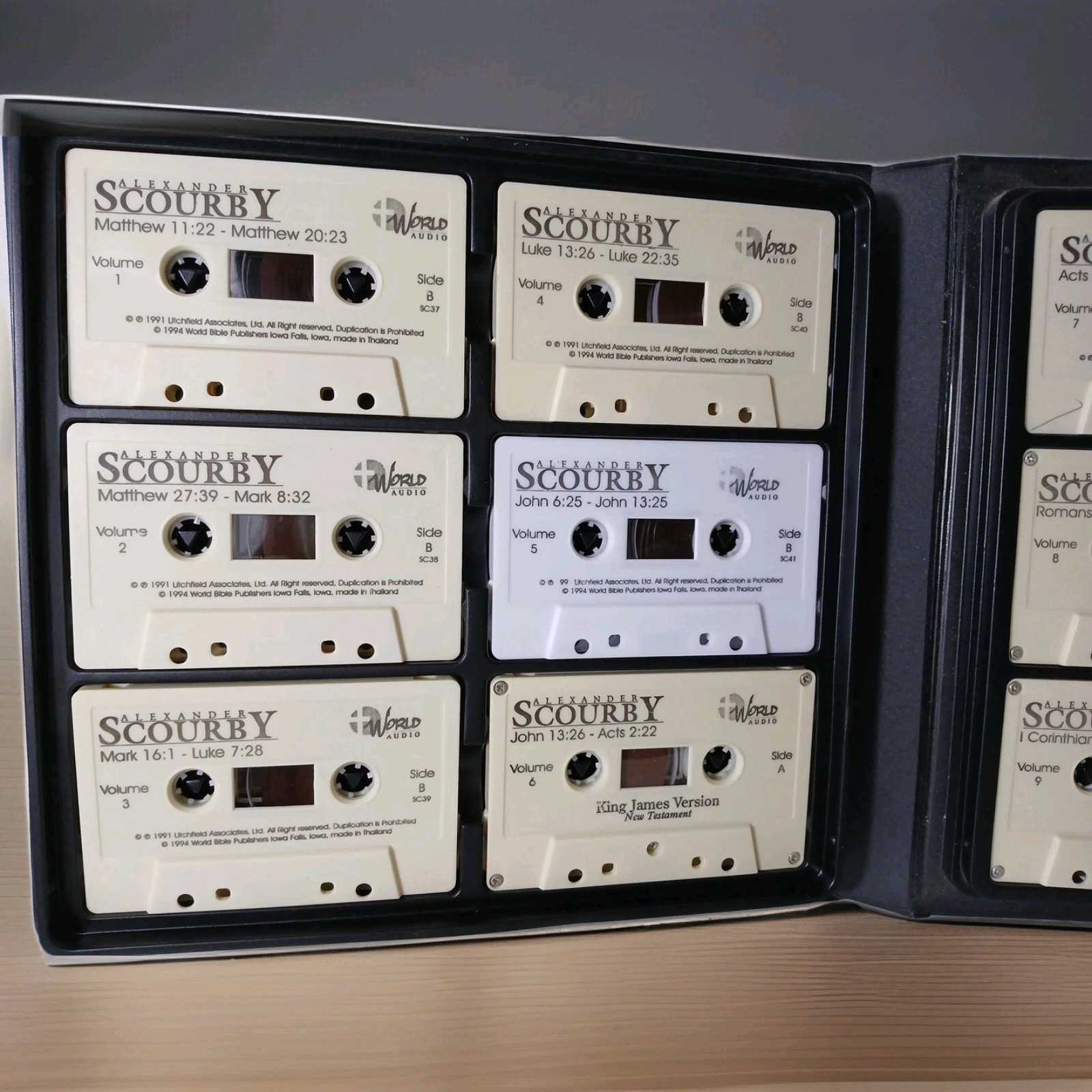 The Holy Bible New Testament on 12 Cassettes Audio KJV Read by Alexander Scourby