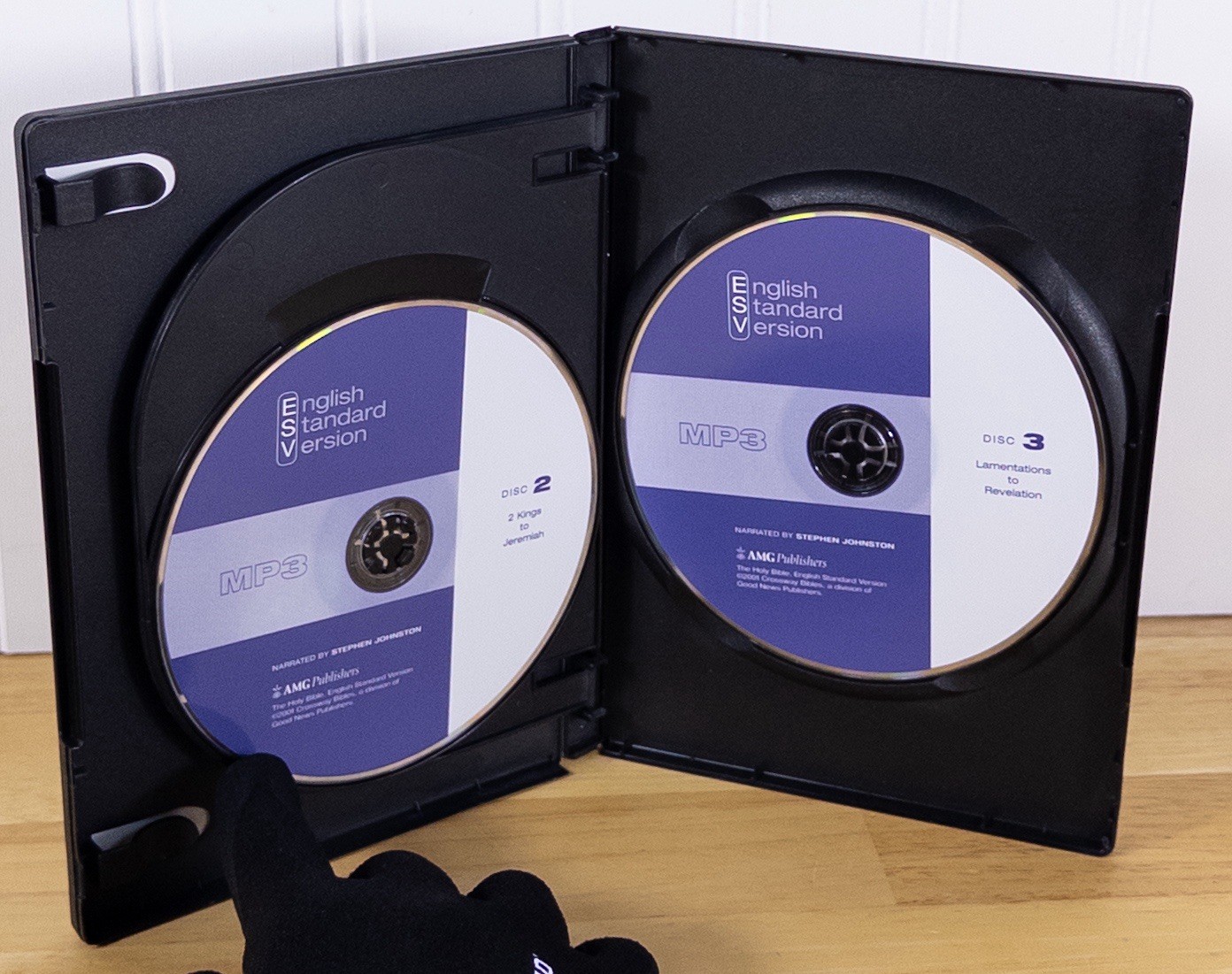Complete Bible English Standard Version 3 CD-MP3 2006 Read by Stephen Johnston!
