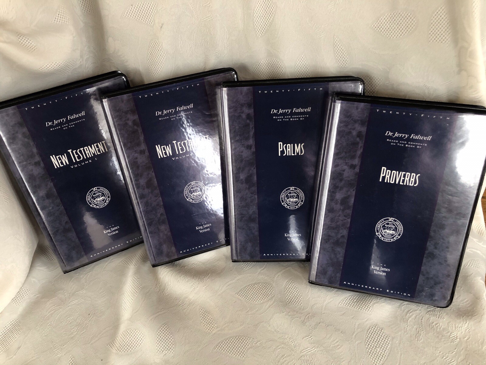 JERRY FALWELL READS & COMMENTS ON PSALMS, PROVERBS + NEW TEST KING JAMES VERSION