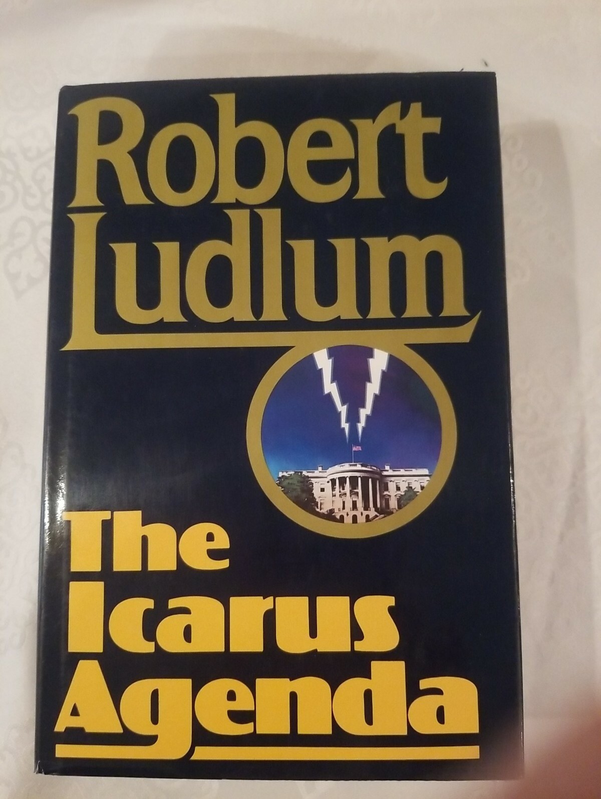 The Icarus Agenda by Robert Ludlum SIGNED 1st/1st 1988 HC/DJ VG