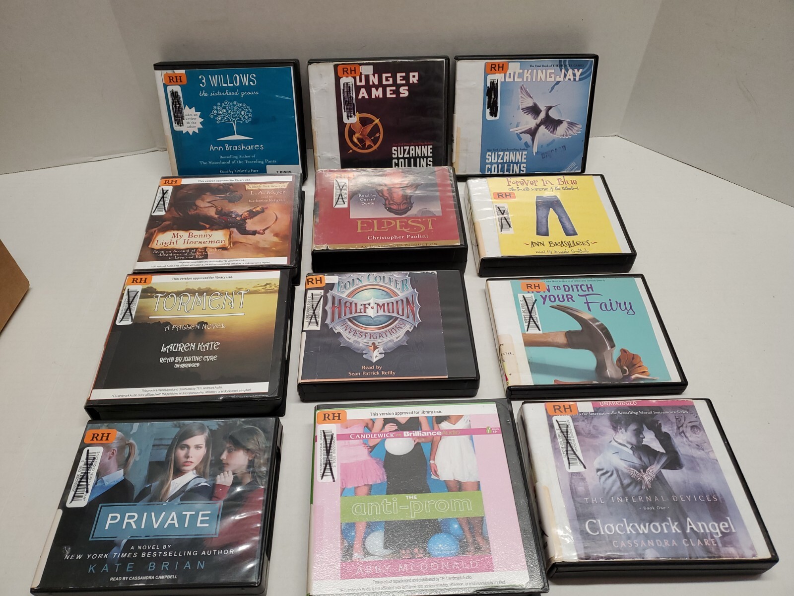 Huge lot of 12 AUDIO CDs Young Adult SUZANNE COLLINS Paolini ANN BRASHARES ++