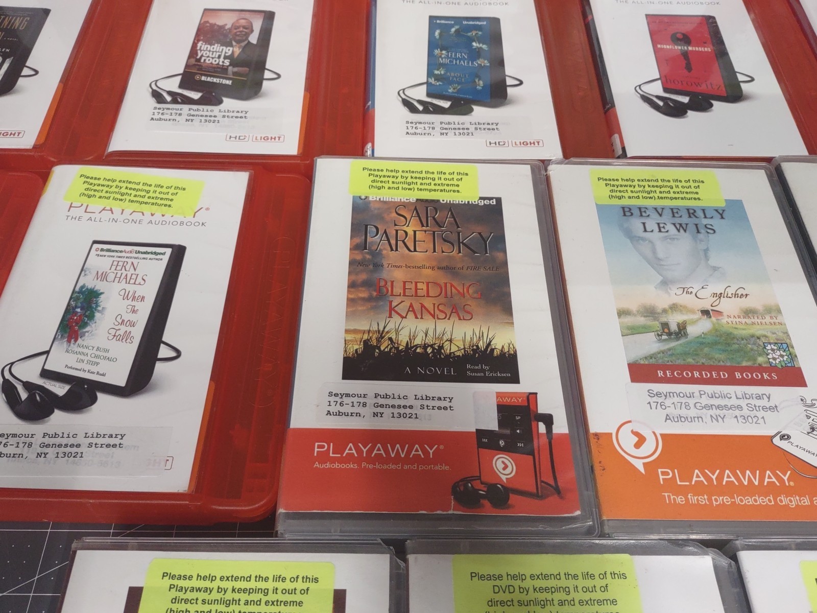 Lot of 23 Playaway Audiobooks Ex- library.Ludlum, Brown, Clark, Hawthorne.