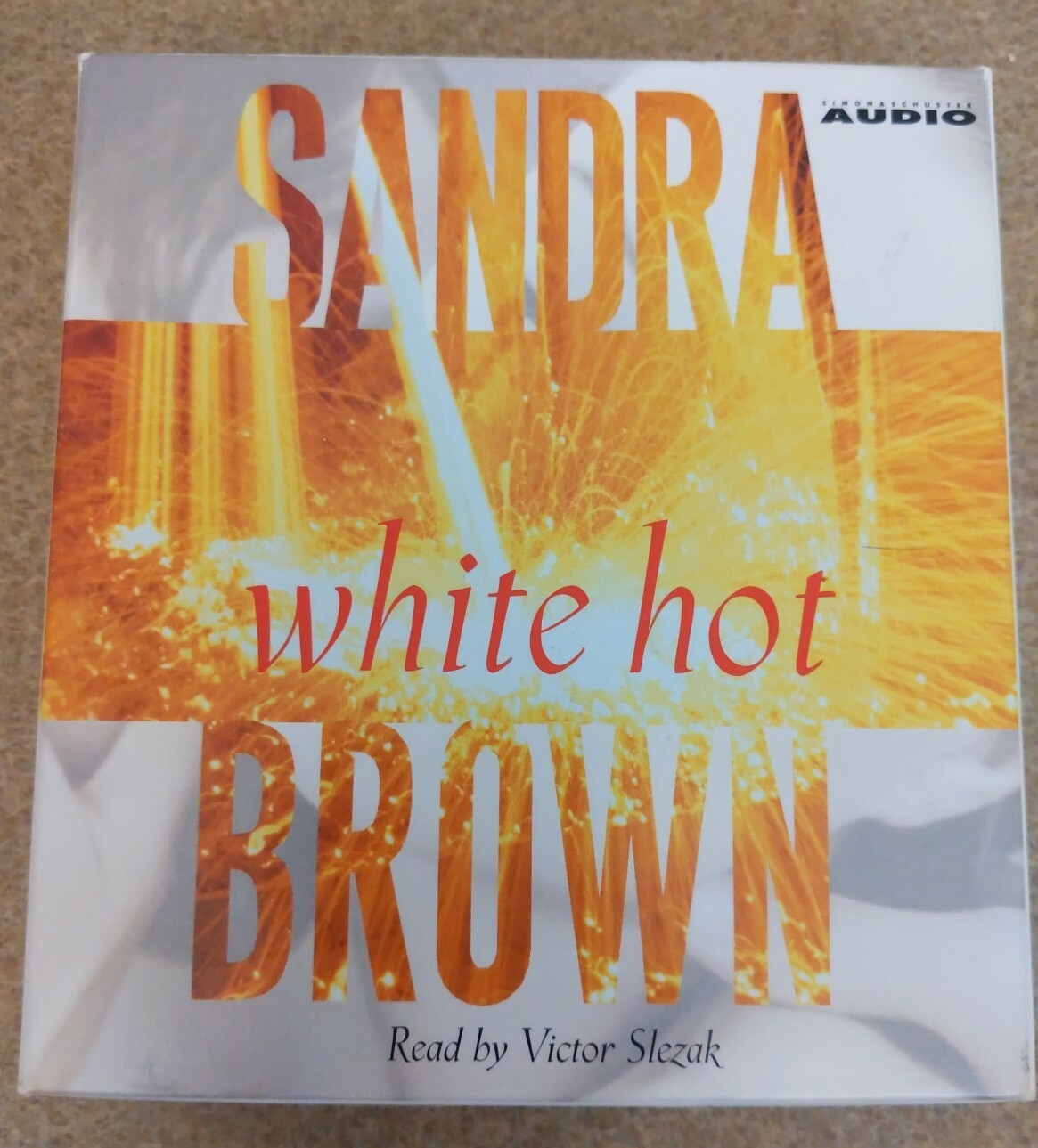 White Hot Sandra Brown Audio CDs Read By Victor Slezak